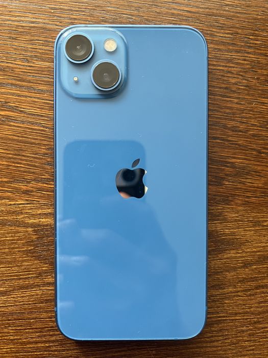 Продаю Iphone 13