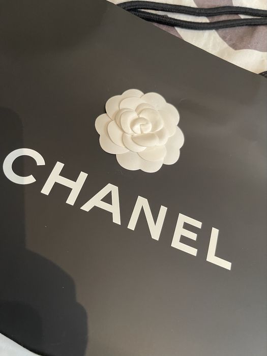 Pungă originală Chanel hârtie calitate include panglica floarea