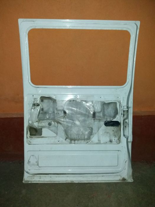 Damas o'rta o'ng eshik