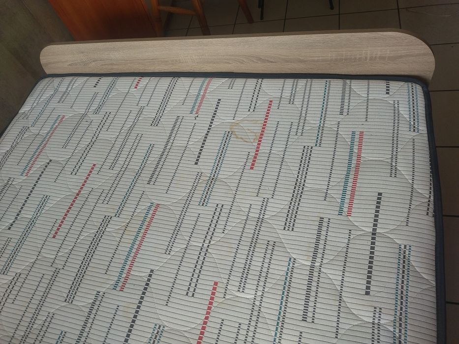 Продавам Спалня 140/200