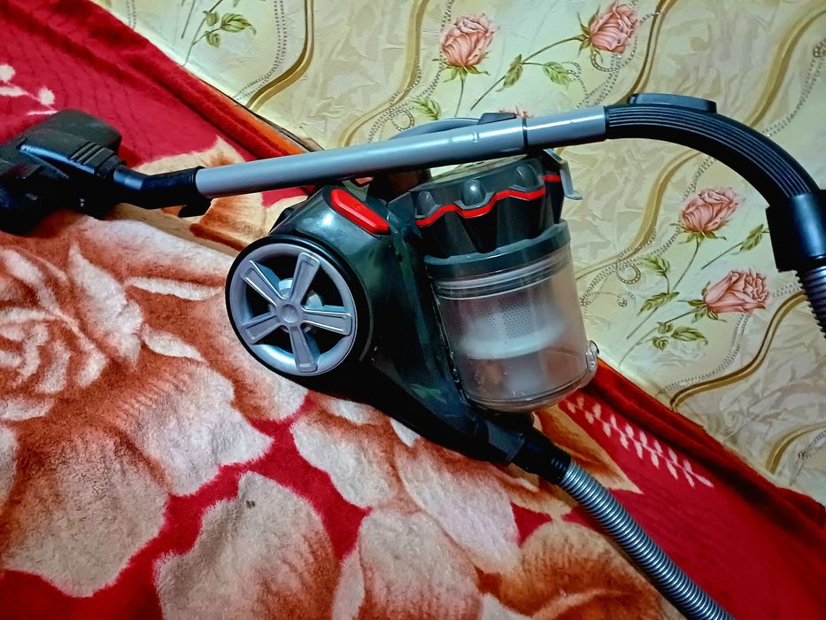 Продам новый пылесос