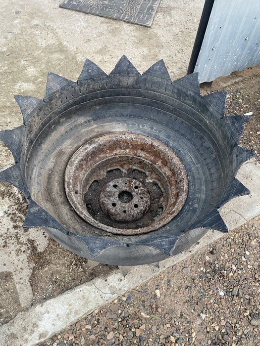 Клумбы из покрышек