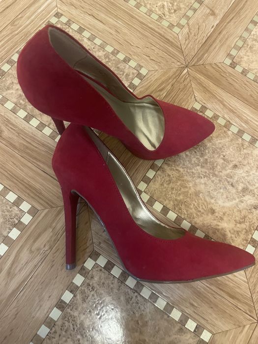 Продам  кожаные туфли 35-36 /2000тг