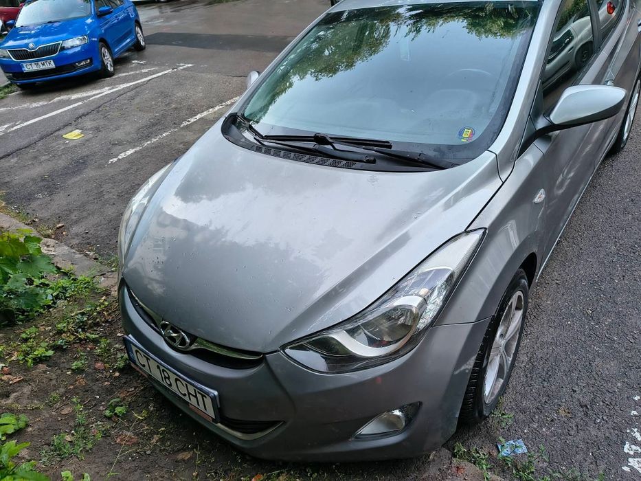 Hyundai Elantra 2012 | 1.6 Benzină