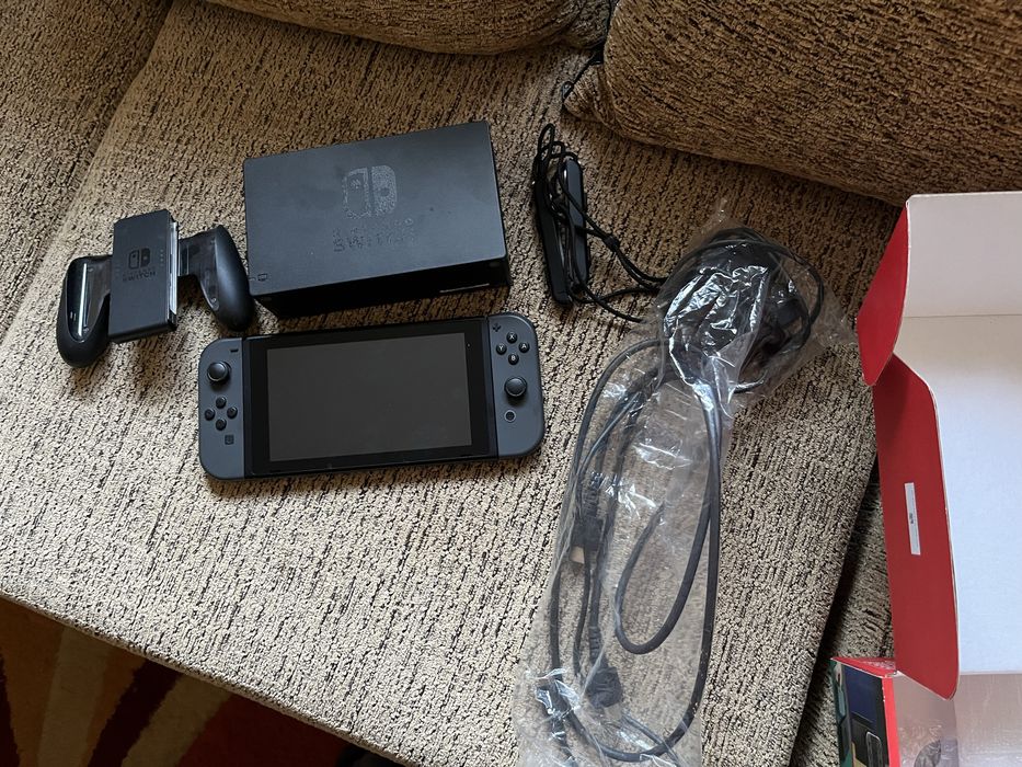 Nintendo Switch + 13 игри, 128GB