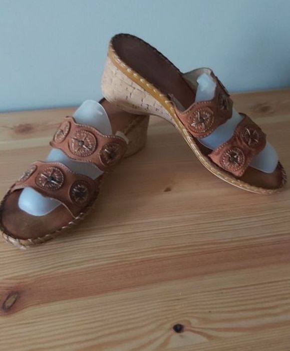 Шлепанцы женские