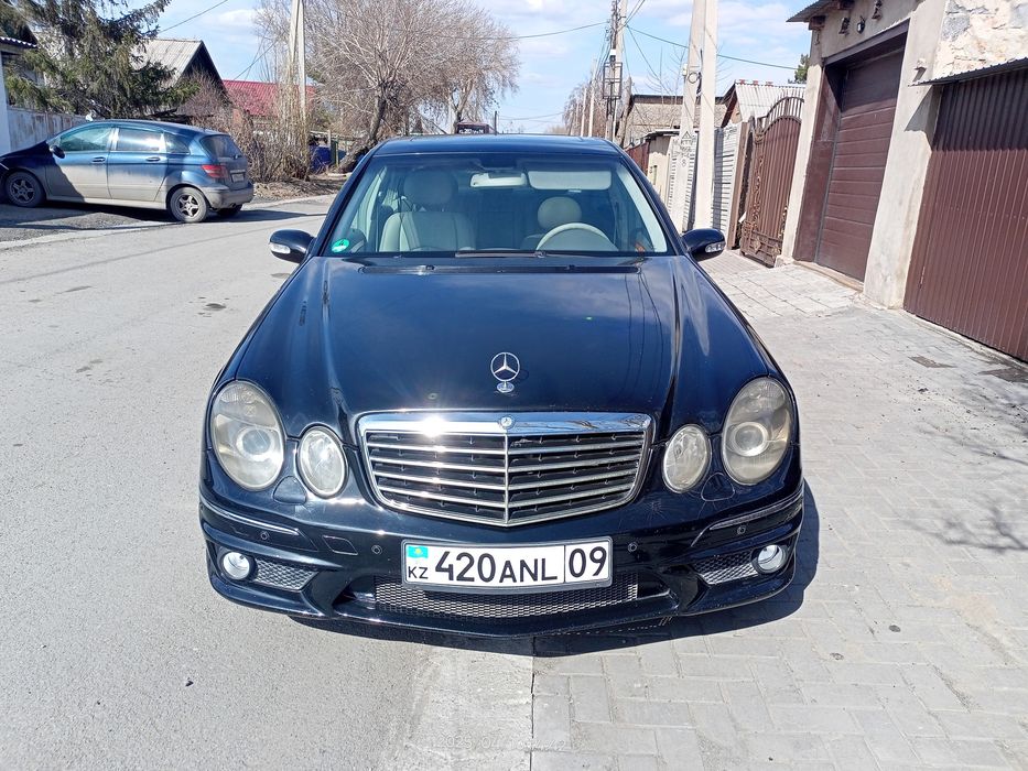 Автомобиль Mercedes