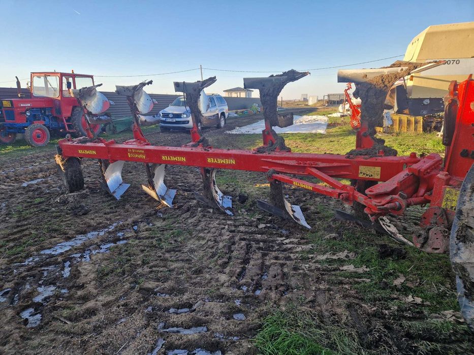 De  vanzare plug 5 brazde Niemeyer