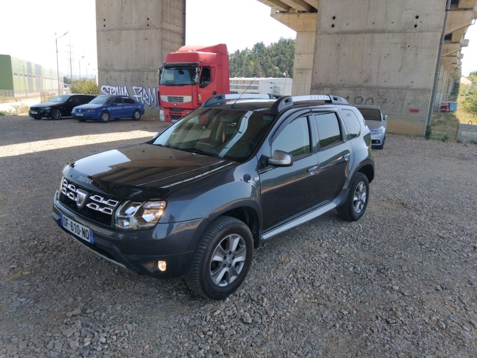 Vând Dacia Duster