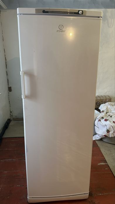 Продам морозильную камеру