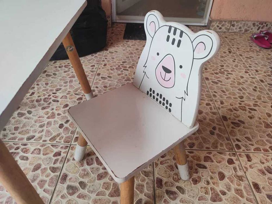 Masa cu 2 scaunele din lemn pentru copii!