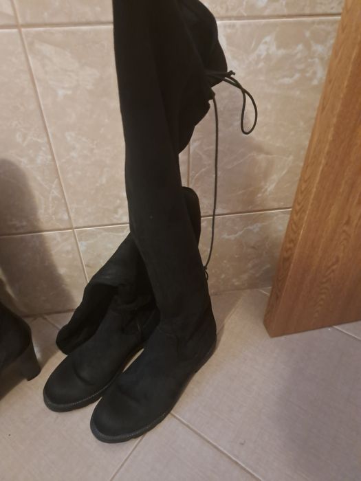 Vând cizme și ghete din piele ,preț 150lei ,mărimea 40 ,în stare bună.