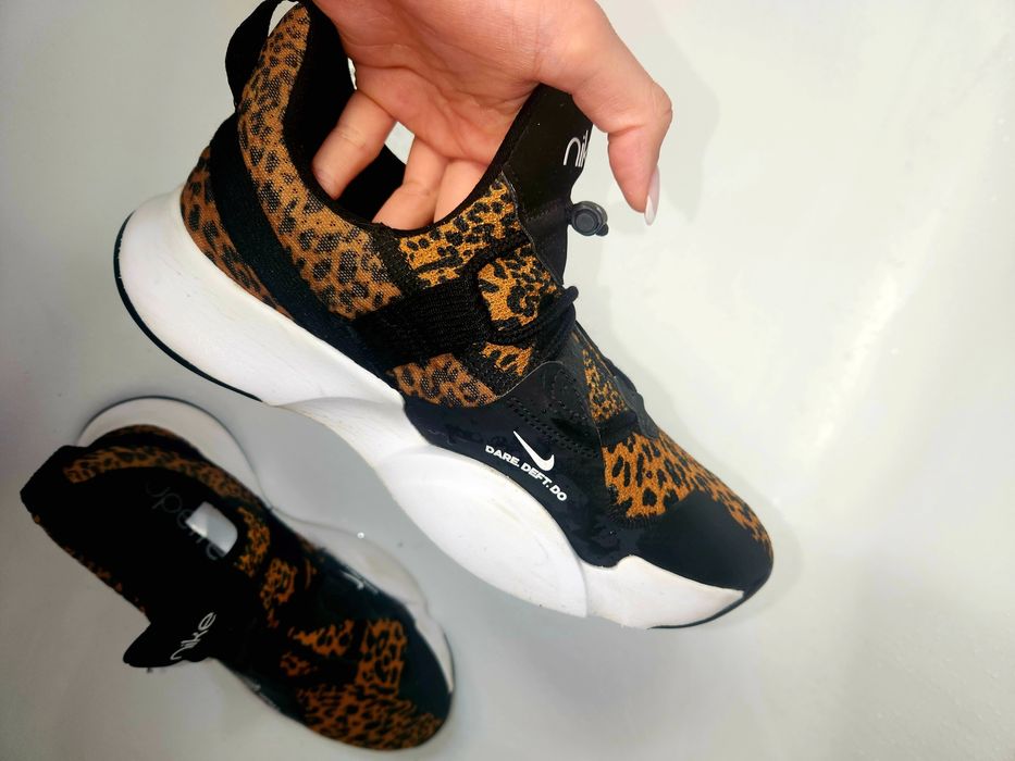 Adidasi Nike animal print