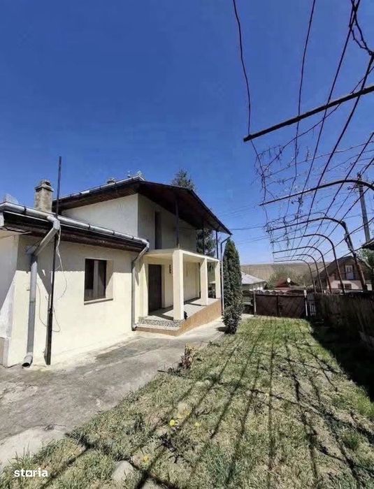 De vanzare vila in Faurei P+M,100mp construiti,864mp teren.Pret 64000e