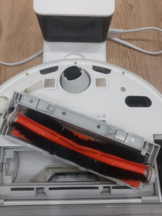 Робот-пылесос Xiaomi Mi Robot Vacuum-Mop