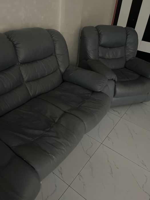 Кожанный диван хорошего качество