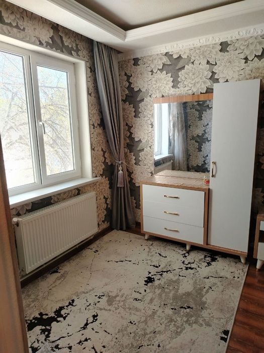 Чирчик аренда 2 ком квартира в 3 мкр 4 этаж