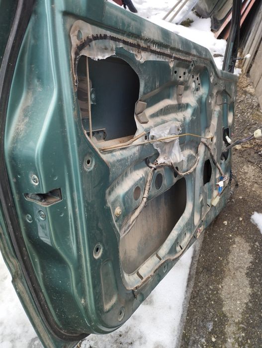 Ușa stânga de Suzuki Vitara