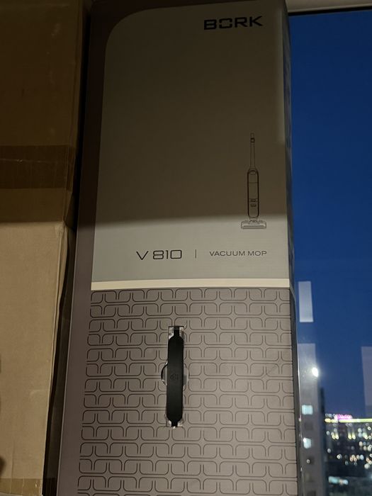 Вертикальный пылесос BORK V810