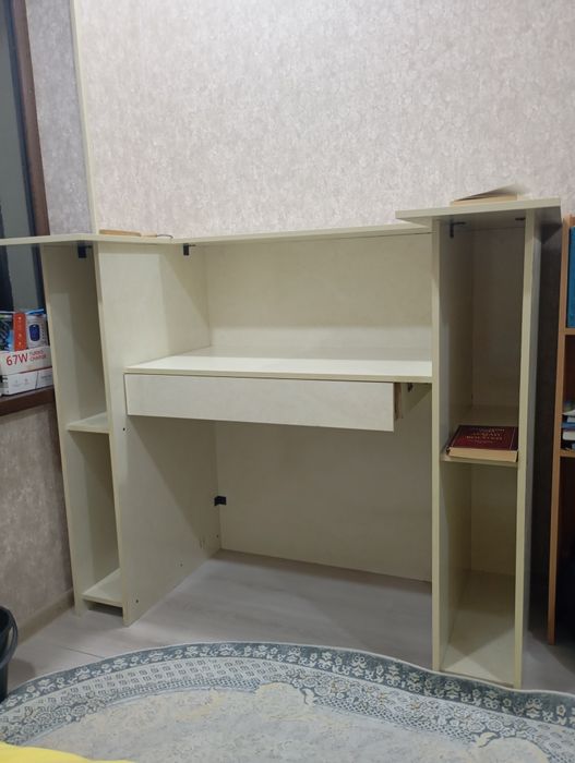 Мебельный стол продаю