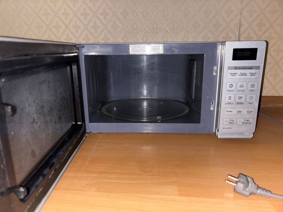 Микроволновка   Lg