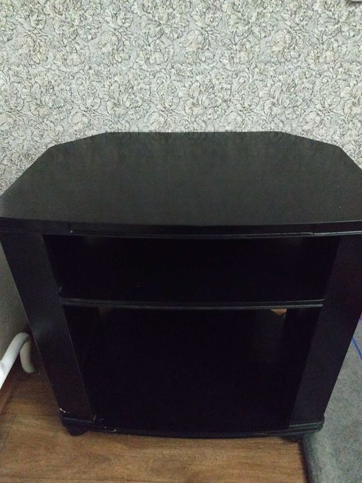 Продам Тумбочку .