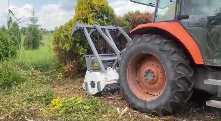 Tocatoare semi forestiera pt. tractor, tocator semi forestier tractor