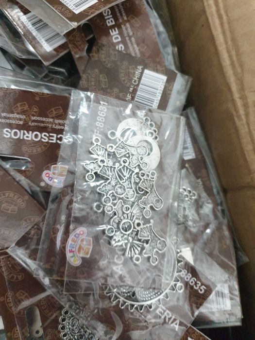 Accesorii metalice pentru bijuterii. 100 pungi pentru 100 lei