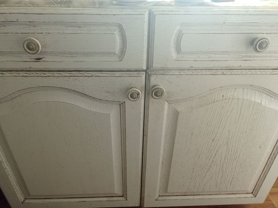 Кухонный гарнитур (часть) дерево