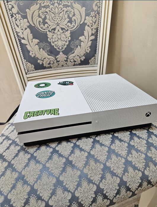 Xbox one s 1ТБ .