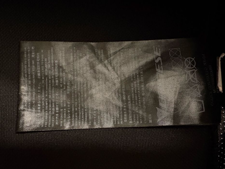 Vesta armura mtb Dainese Rival Pro cu hydration bag.