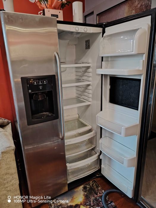 Хладилник Side by side General Electric за части или ползване