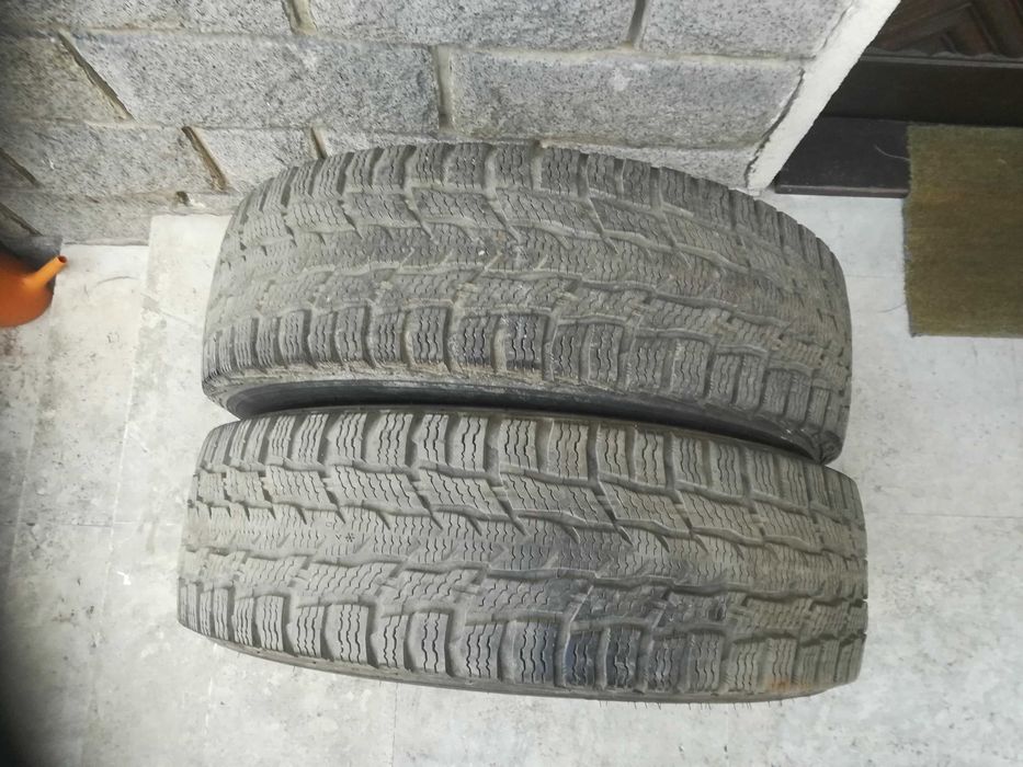 Продавам 4 бр зимни гуми Нокиан/Nokian WR C cargo/WRC 3 215/75R16C бус