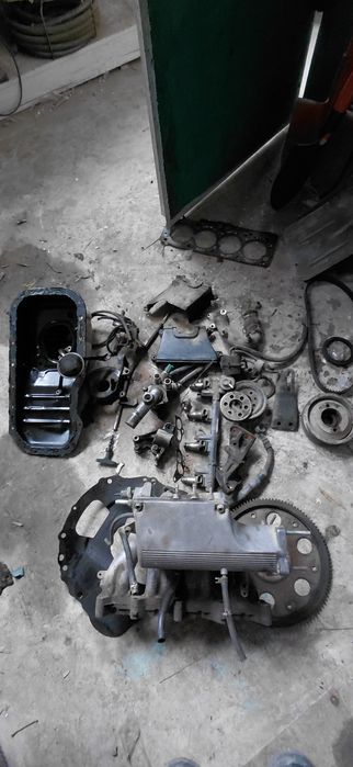 Продам запчасти тойота карина е