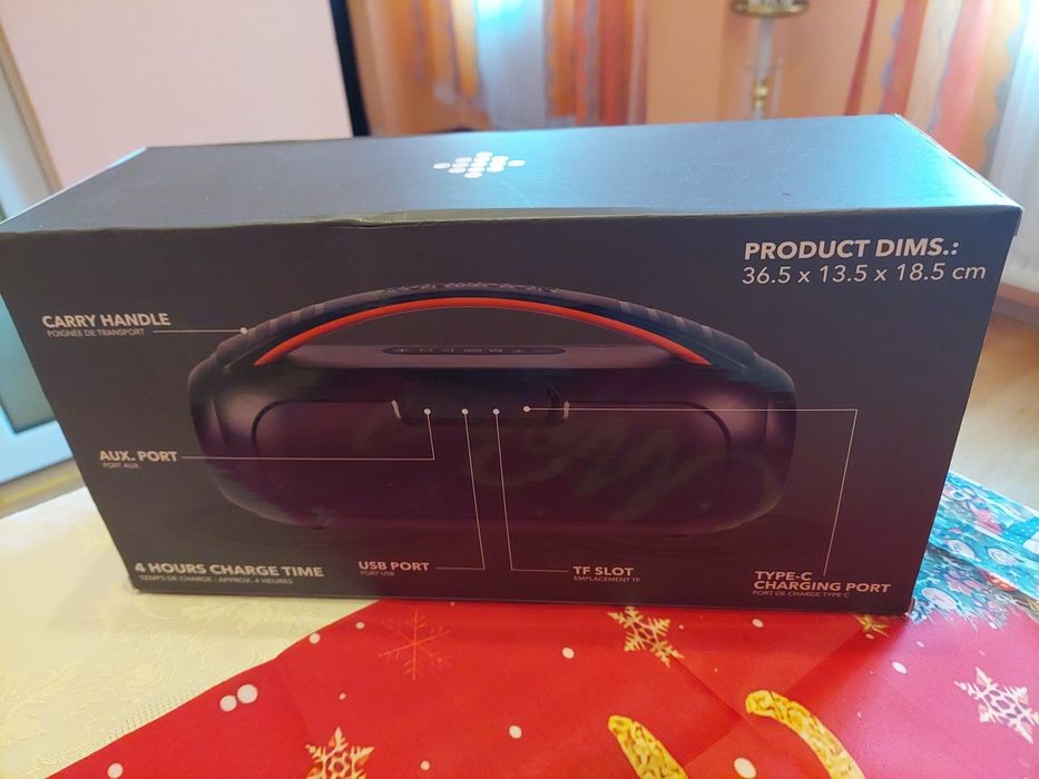 Vand boxa cu ,,Bluetooth,,.