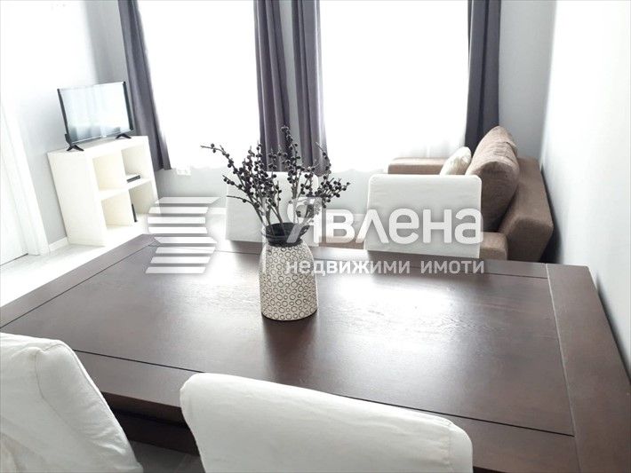 Продава се Двустаен апартамент в Варна, Гръцка махала - 100 кв.м за 2150 €/кв.м - Снимка #1