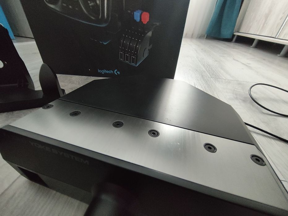 Vând Logitech G Flight Yoke System – Ca nou+cutie originala.