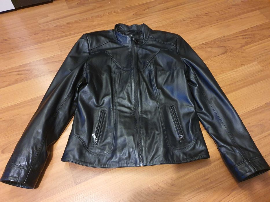 Продавам ново късо кожено яке от естествена кожа