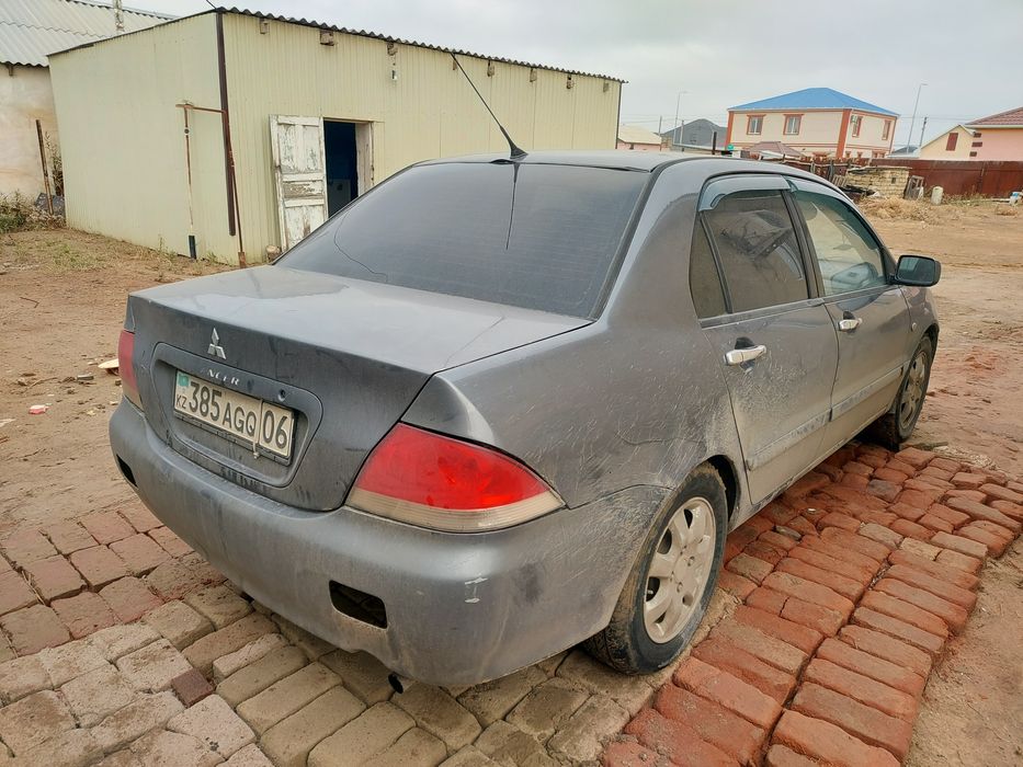 Митсубиси лансер