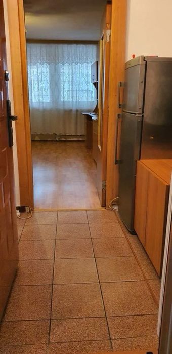 Închiriez garsoniera