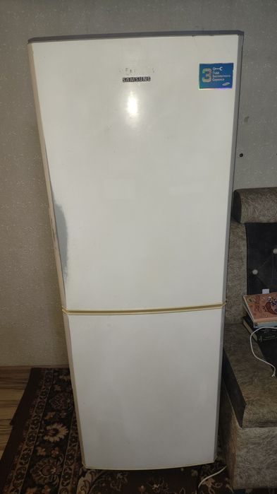 Холодильник Samsung