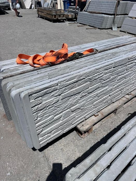 Garduri din beton comprimat de la gardultau.com montaj gard placi beto