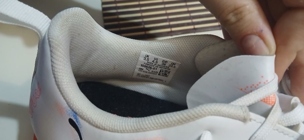 Puma ,crampoane pentru fotbal