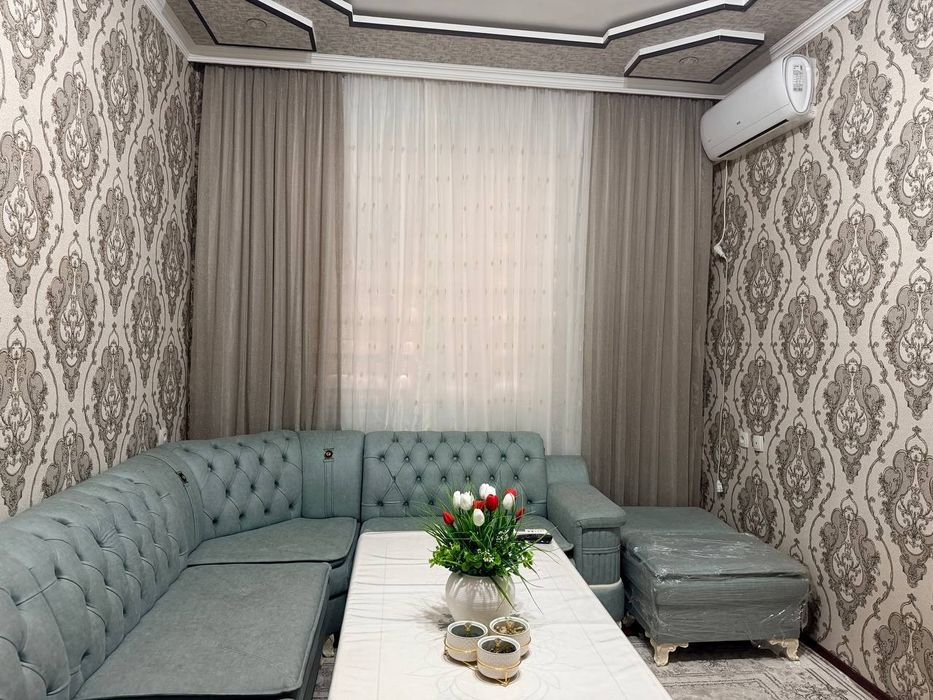 Уголок диван столи билан сотилади.
Холати зур бир йил булмаган ишлатил