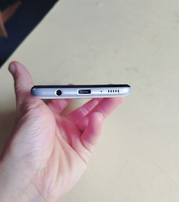 Samsung  A31 4/64 koropka yo'q naxtga 800.000 obmen Redmi not 8 proga