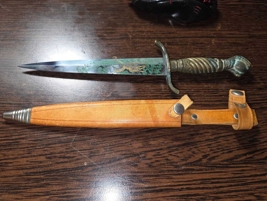 Pumnal Hubertus Rostfrei cu maner din bronz--Rar