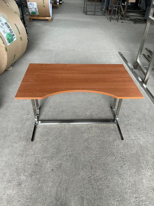 Стол для инвалидов-колясочников