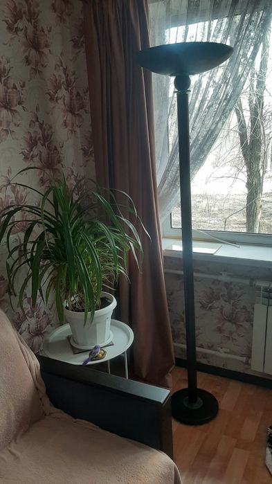 Светильник напольный  черный