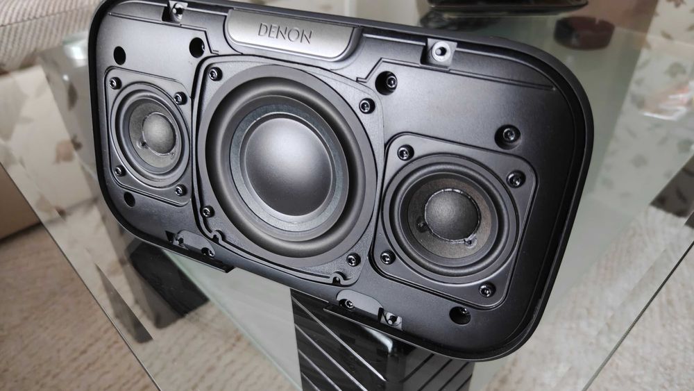 Преносим безжичен спийкър с Bluetooth - Denon Envayа.