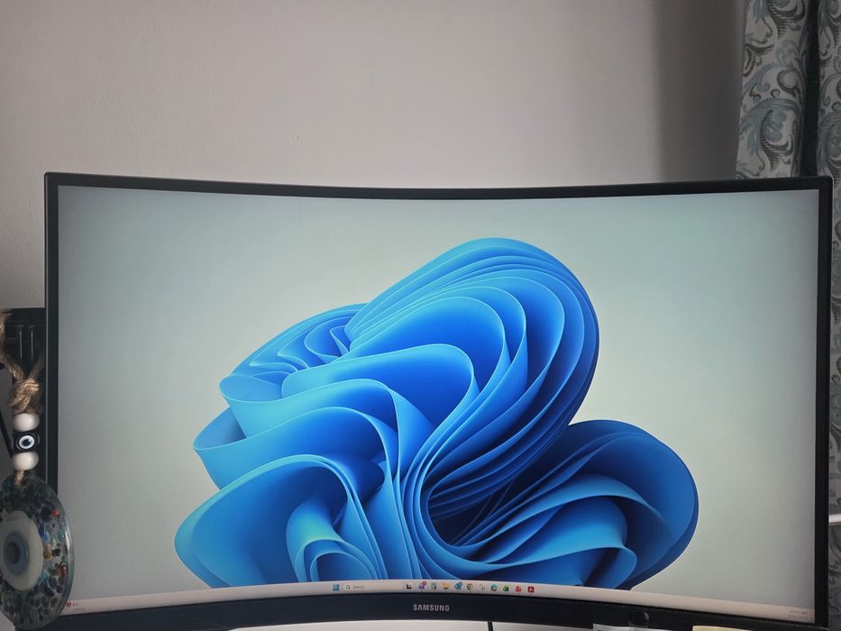 Vand Monitor Curbat Samsung 27 inch 144 Hz